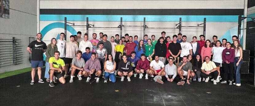 Estudiantes visitando el box de Crossfit La Gertha