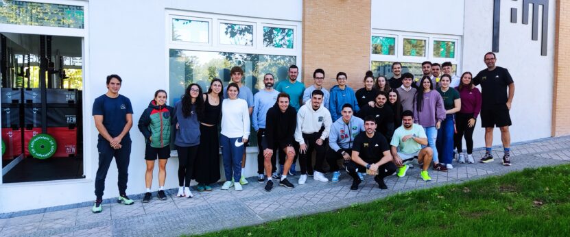 Estudiantes visitando las instalaciones de Tim Centro de evolución deportiva